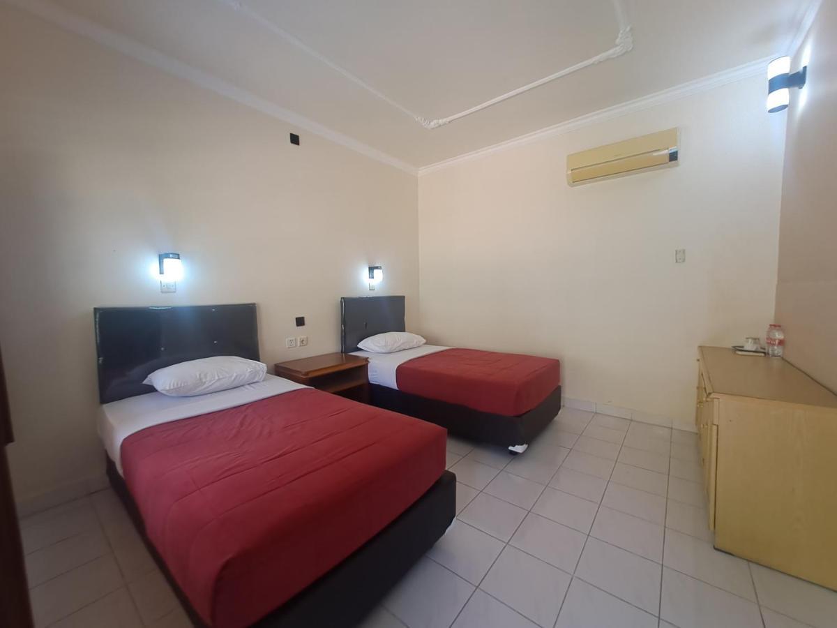 Lovina Beach Hotel Екстериор снимка