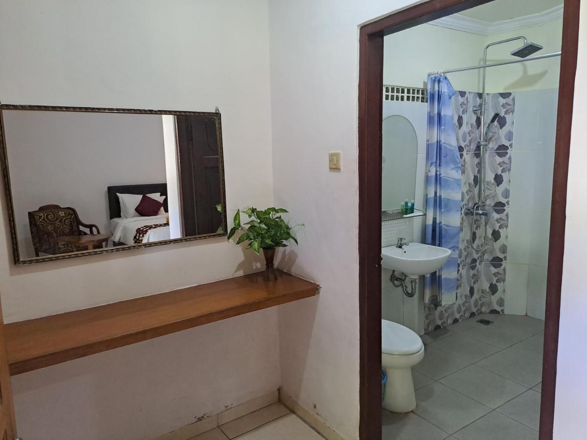 Lovina Beach Hotel Екстериор снимка